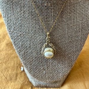 Vintage pearl necklace